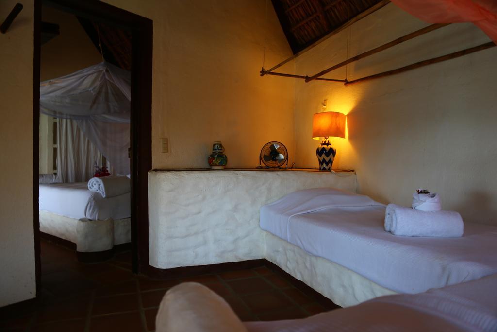 Hotel Bahia De La Luna Arroyo Cruz Exterior photo